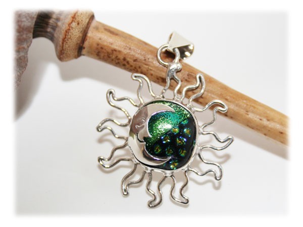 Pendentif Soleil Lune Verre Dichroïque Argent